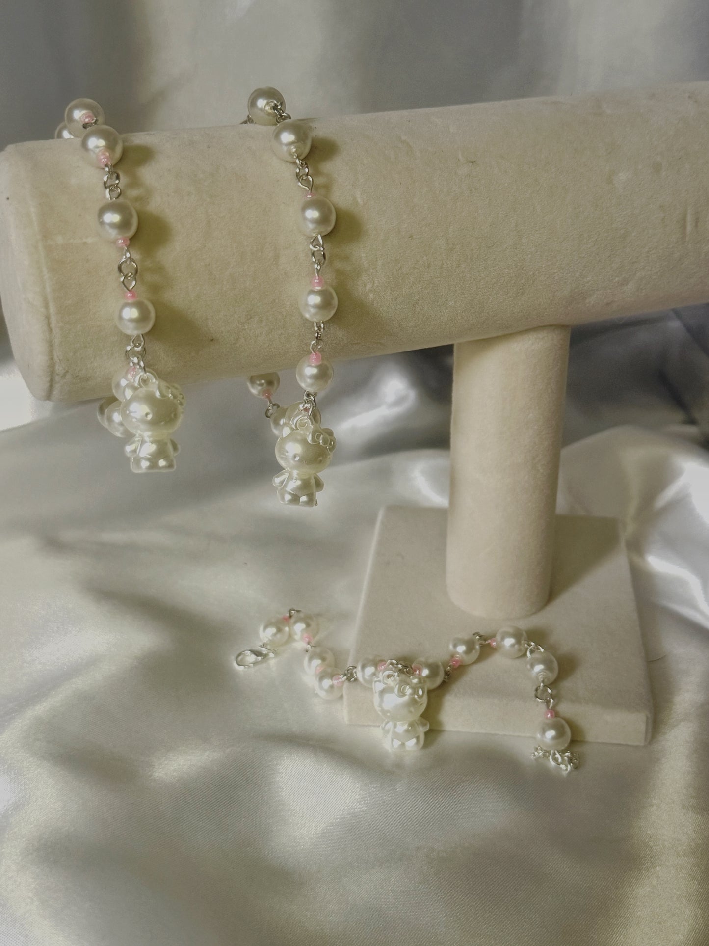 Sweet Pearl Kitty Bracelet
